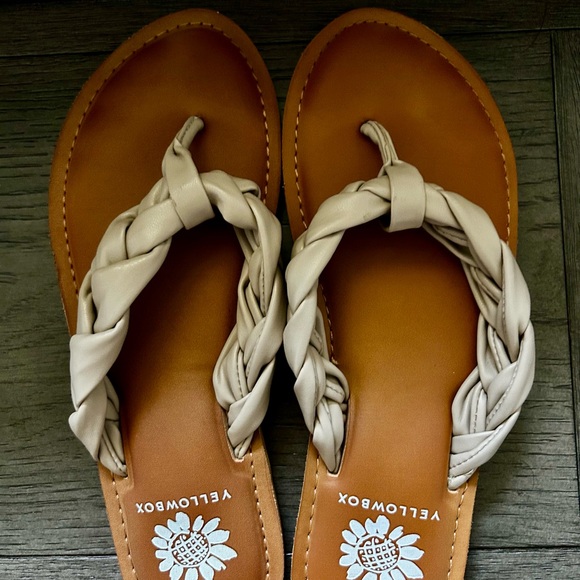 LIKE NEW! Size 8 YellowBox Dauphine Women's Braided Tan/Cream/Beige Sandals - Picture 3 of 6